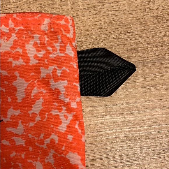 Nike Pouch - Picture 4 of 6